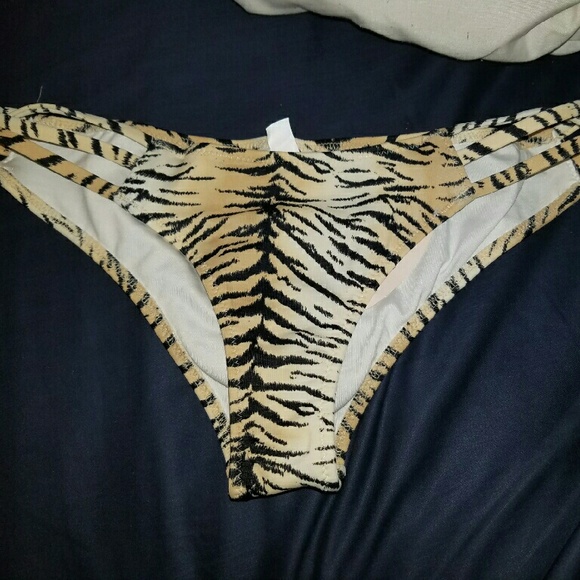 Victoria's Secret Tiger Bikini Bottom NWT Swimsuit