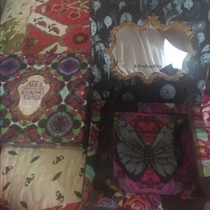 Alice through the looking glass urban decay