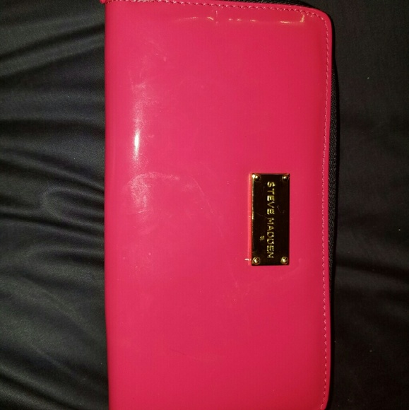 Steven Madden Pink Patent Wallet New
