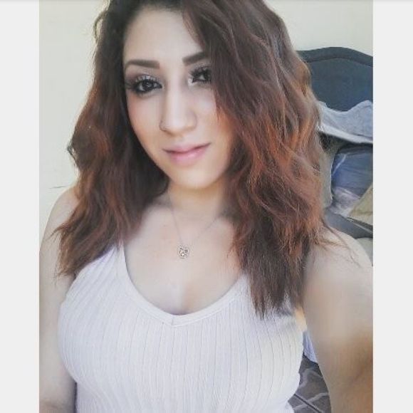 Meet your Posher, Vianey - Picture 1 of 1