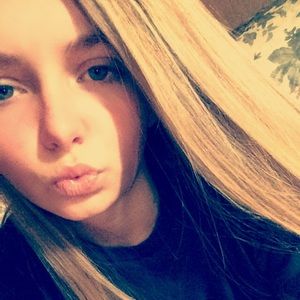 Meet your Posher, Dakota