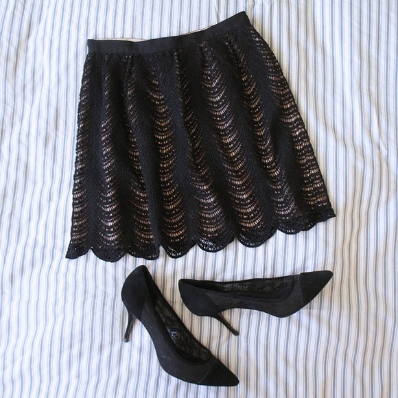 NWOT Club Monaco Scallop Hem Skirt