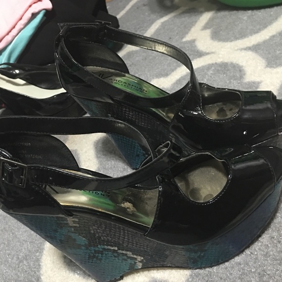 Kardashian Collection Heels - Picture 2 of 4