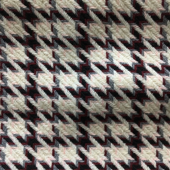 Houndstooth plaid boot skirt - Picture 3 of 4