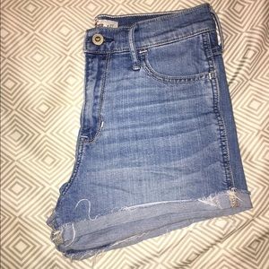 High Waisted Hollister Shorts💕