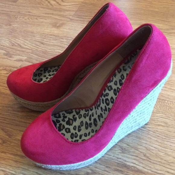 Red wedges