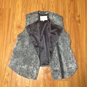 RACHEL RACHEL ROY Ladies faux fur vest size L