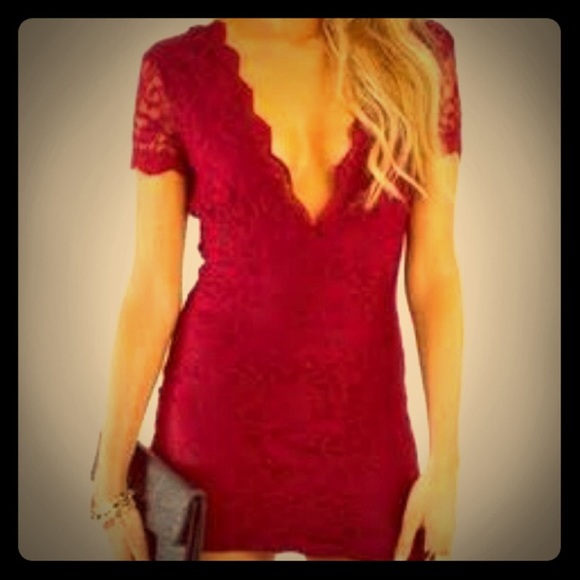 Moon lace Tobi maroon dress