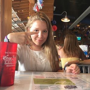 Meet your Posher, Abby