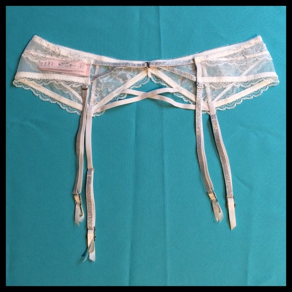 VICTORIA's SECRET White & Silver Lace Garter Belt - Picture 2 of 3