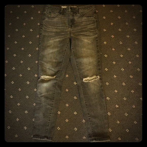 CUTE distressed skinny jeans