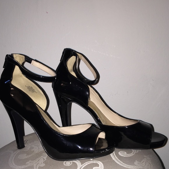 Black Nine West Heels