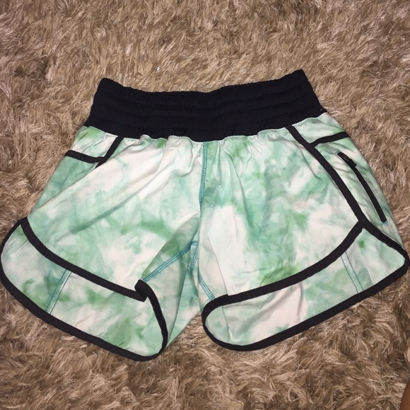 Lululemon tracker shorts