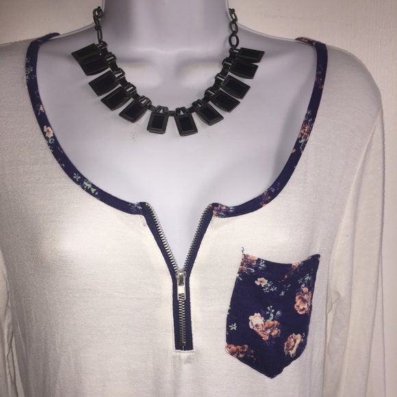 NWT super cute zippered top. - Picture 2 of 4