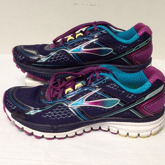 Excellent Pair of Brooks Ghost 8 Shoes Size 9