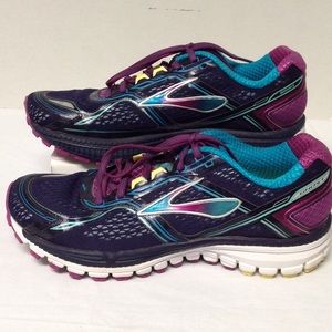 Excellent Pair of Brooks Ghost 8 Shoes Size 9