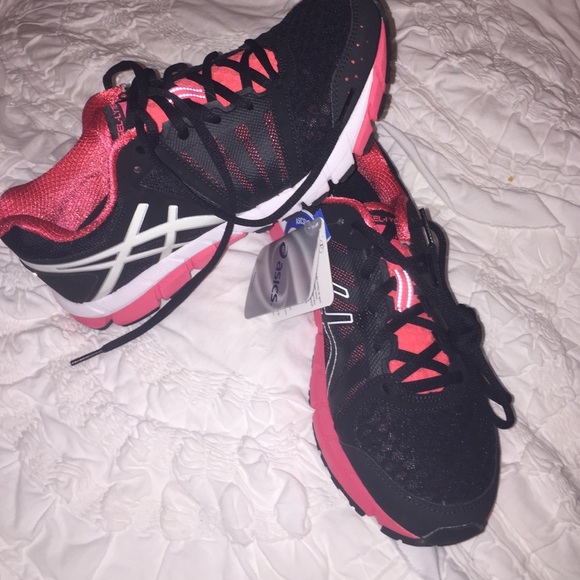 ASICS brand new tennis shoes