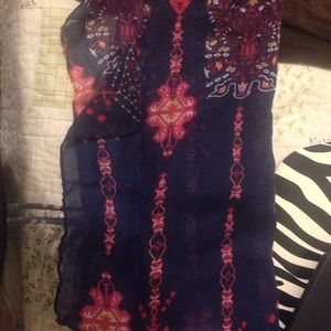 Dark blue scarf with pink