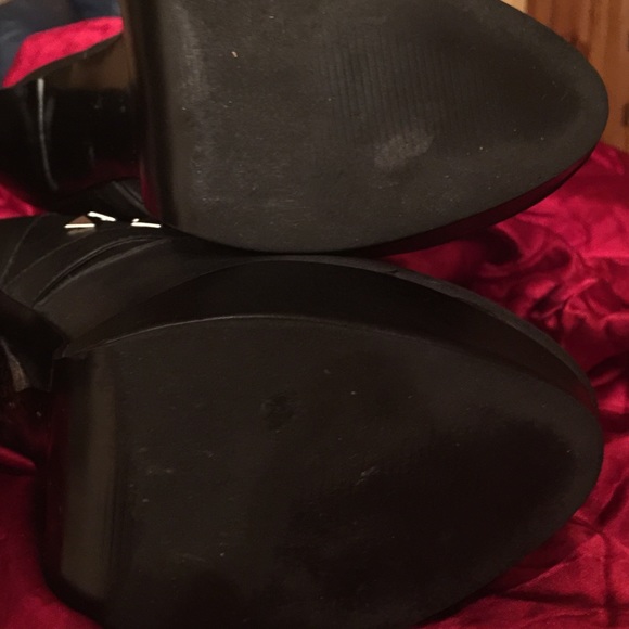 Take A Walk On The Wild Side in these Wild Boots. - Picture 3 of 4