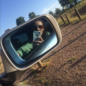 Meet your Posher, Kendra