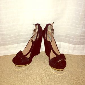 Black Steve Madden pump wedges
