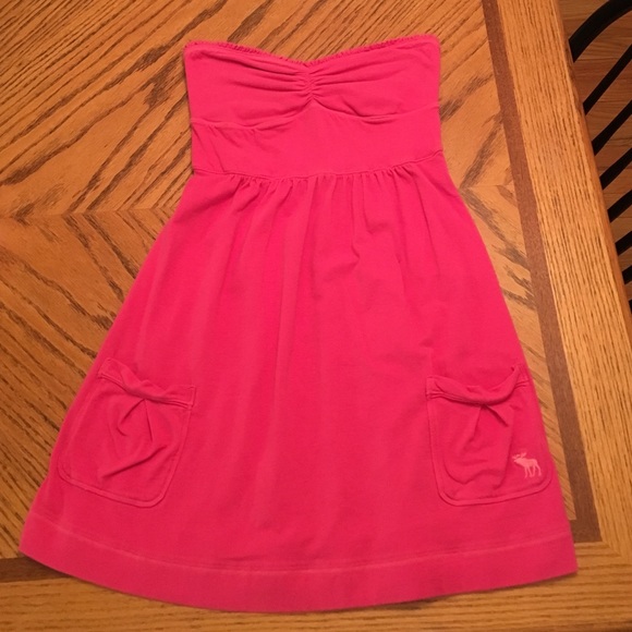 Short dress or swim suit cover up