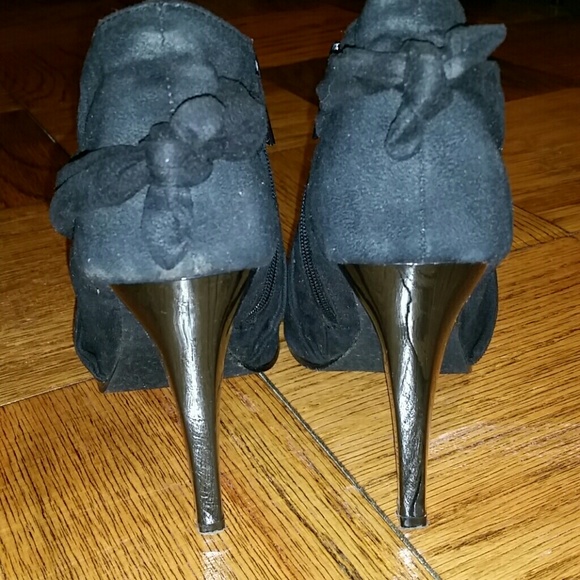 Stiletto Booties with studs - Picture 3 of 4