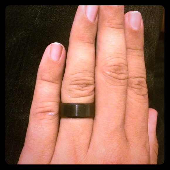 Men's wedding band
