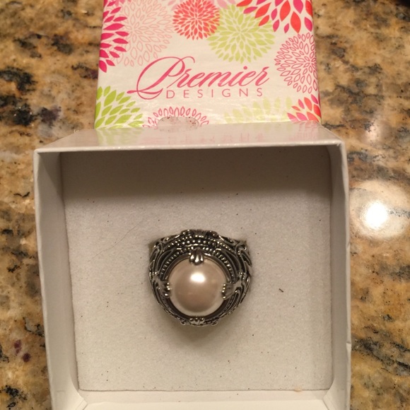 Premier Designs Jewelry - 🤑Heiress Ring🤑