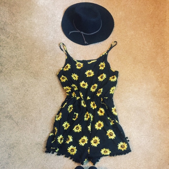 Cute Black Sunflower Printed Frayed Romper