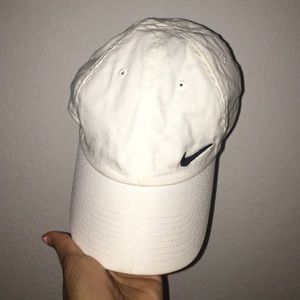 White nike baseball hat