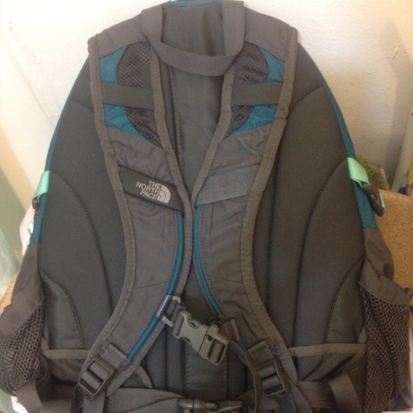 🚨🚨 SOLD🚨🚨NorthFace Backpack - Picture 2 of 4