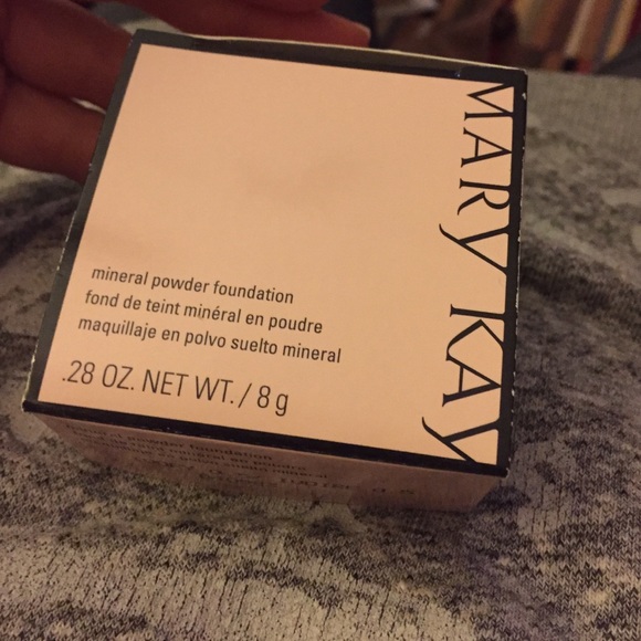 Mary Kay mineral powder foundation