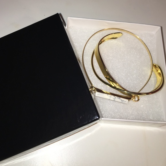 Two Golden Bracelets - Picture 1 of 4