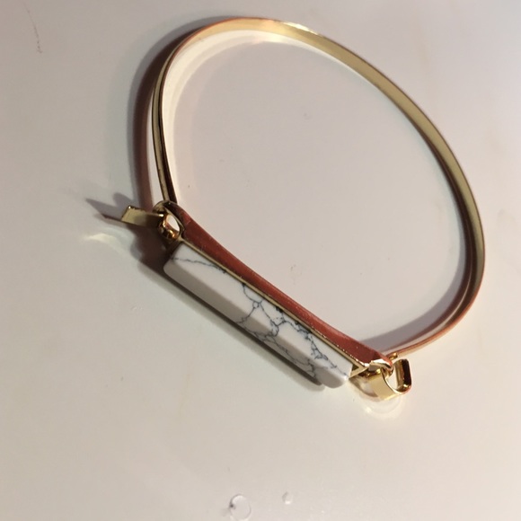 Two Golden Bracelets - Picture 3 of 4