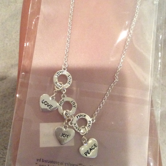 Very cute necklace.