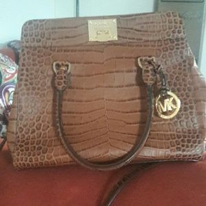 Michael Kors Dillon Crocodile Embossed Tote?