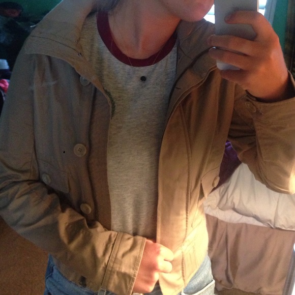 Tan jacket - Picture 3 of 3