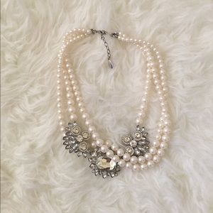 PEARL STATEMENT NECKLACE