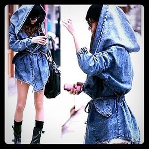 🛇🛇SOLD🛇🛇 Hooded Denim Jacket- Light Wash