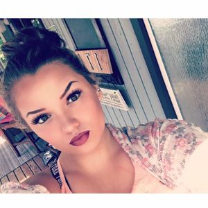 Meet your Posher, Briana