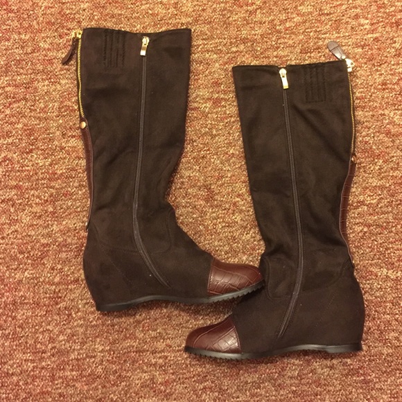 Beautiful suede boots - Picture 3 of 4