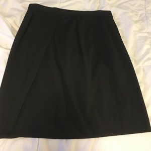 Black pleated straight skirt