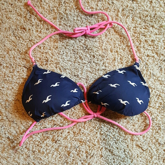 Hollister swimming top size Med.