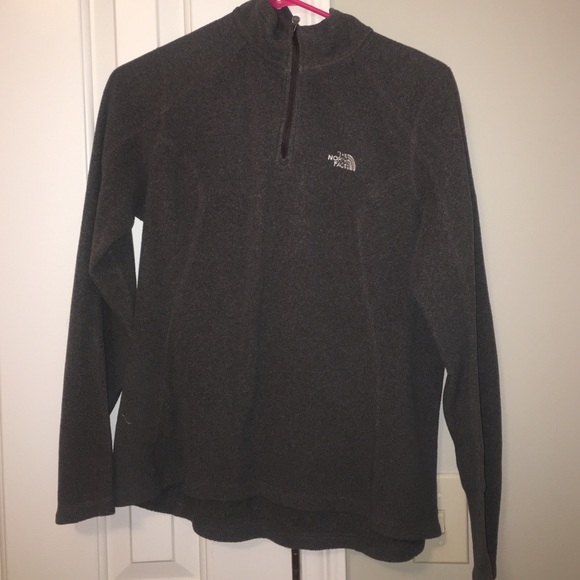 Gray Northface quarter zip- Med