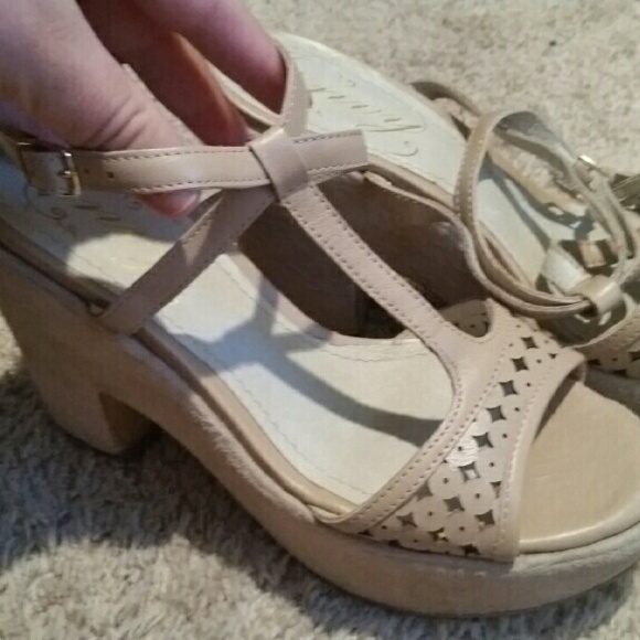 Envy platform wedge tstrap shoes-Brand New - Picture 2 of 4
