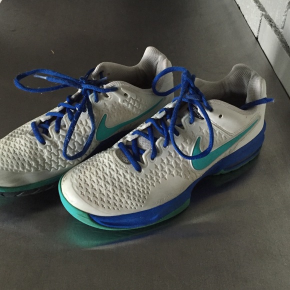 Nike Shoes - Nike air max cage tennis shoes size 6.5