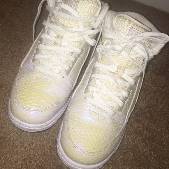 Nike Python pearl