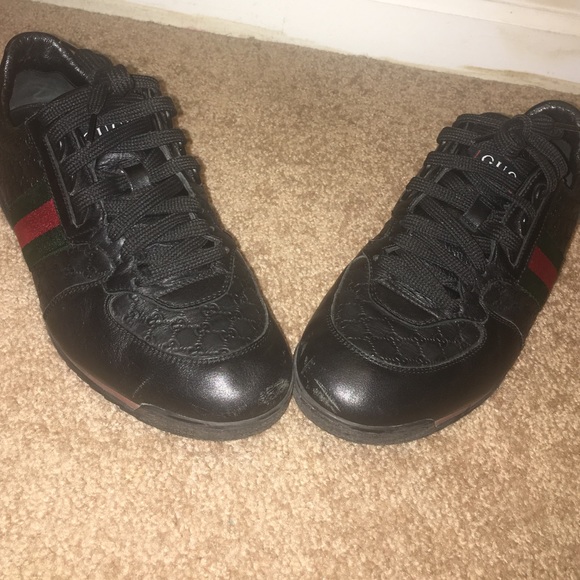 Gucci sneaker in good condition size 6.5
