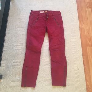 Comfortable pants with zipper close pockets